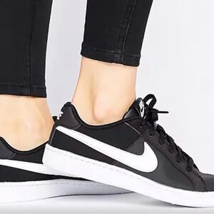 Nike Women's Black and White Sneakers